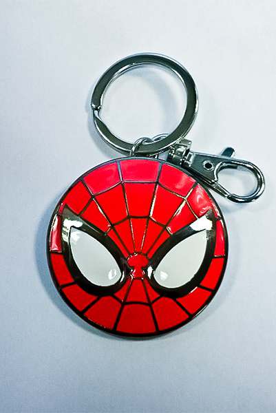 Portachiavi in Metallo Originale Marvel di Spider-Man - Accessorio Perfetto per i Fan